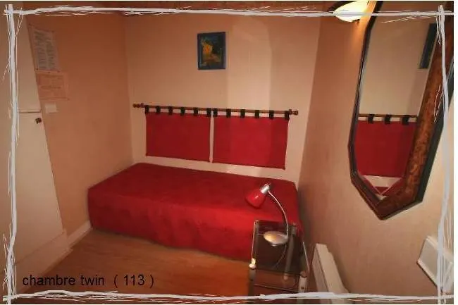 Hotel De La Paix Bagnères-de-Bigorre 2*,