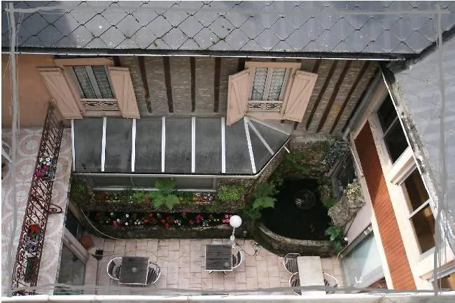 Hotel De La Paix Bagnères-de-Bigorre Francja