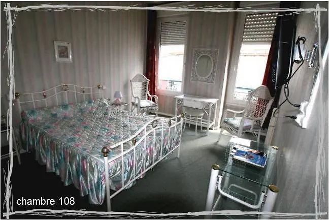 Hotel De La Paix Bagnères-de-Bigorre Francja