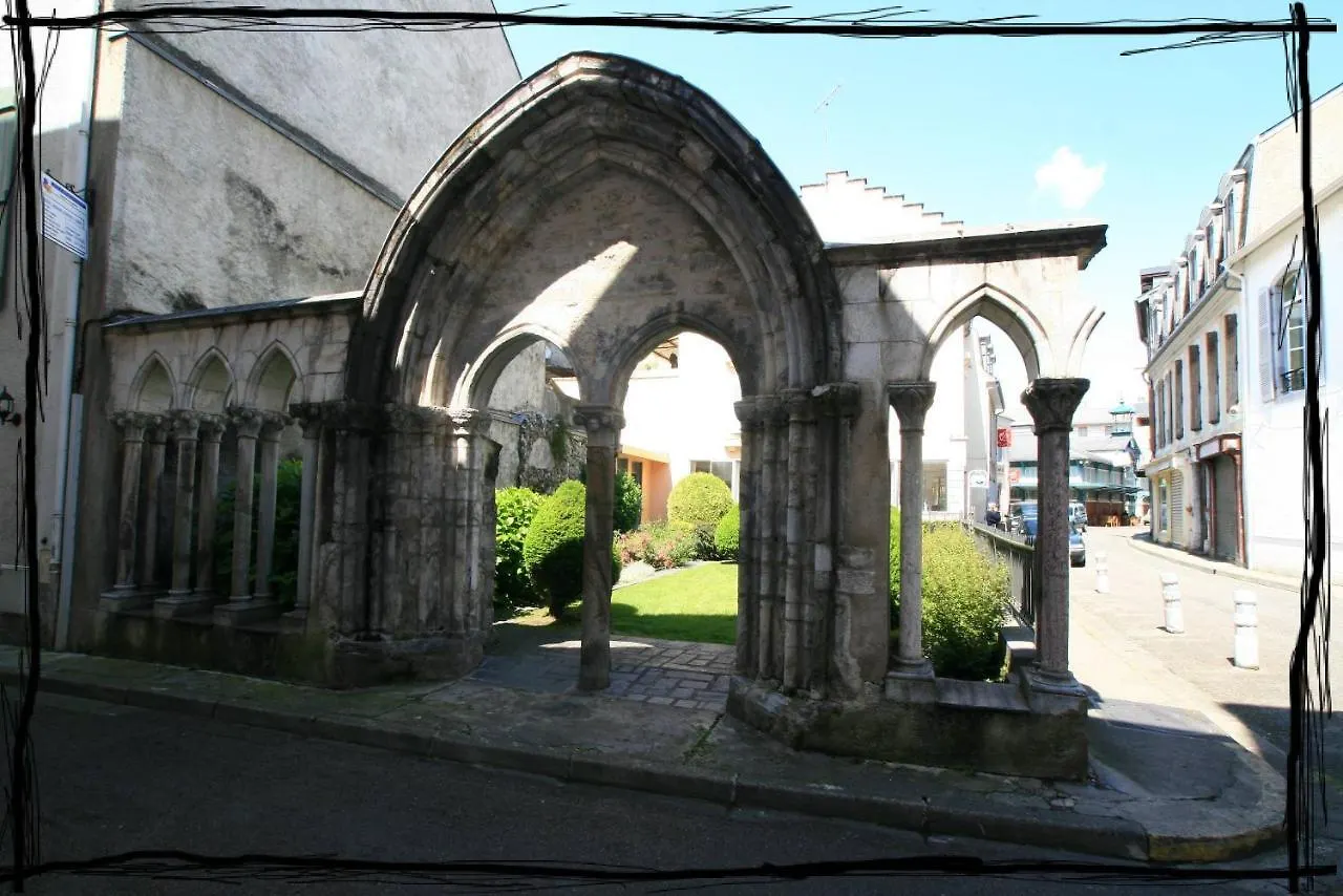 Hotel De La Paix Bagnères-de-Bigorre Francja